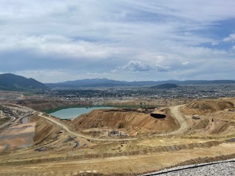 The Berkeley Pit from afar. This was the previous mining site of the property and is now heavily monitored, regulated, and watched to ensure birds don’t receive any harm from the low-pH water.